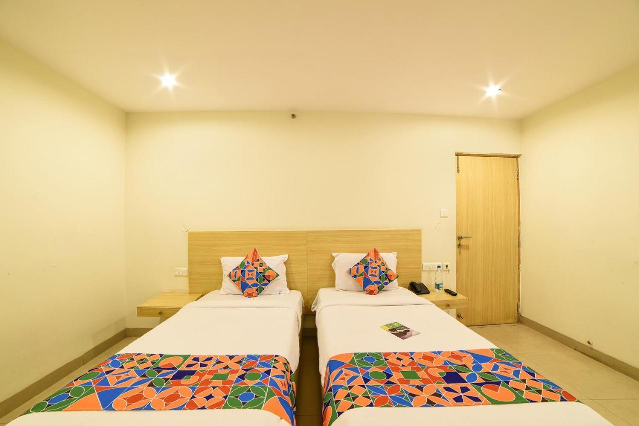 Hotel Oriva Vinflora Residency - Nr Lv Prasad Hospital, Banjara Hills Hyderabad Exterior foto